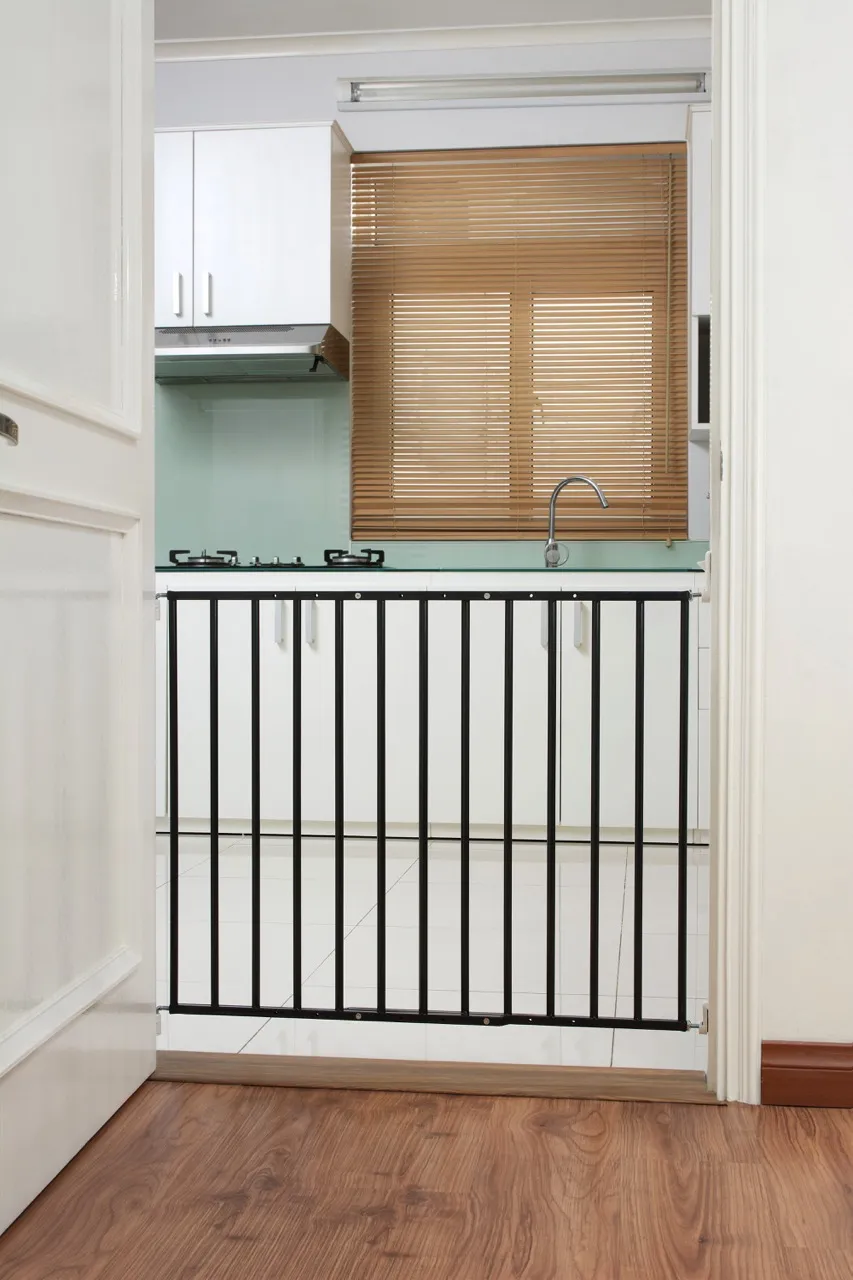 Door Safety Gate 4710 for openings 60-107 cm in metal