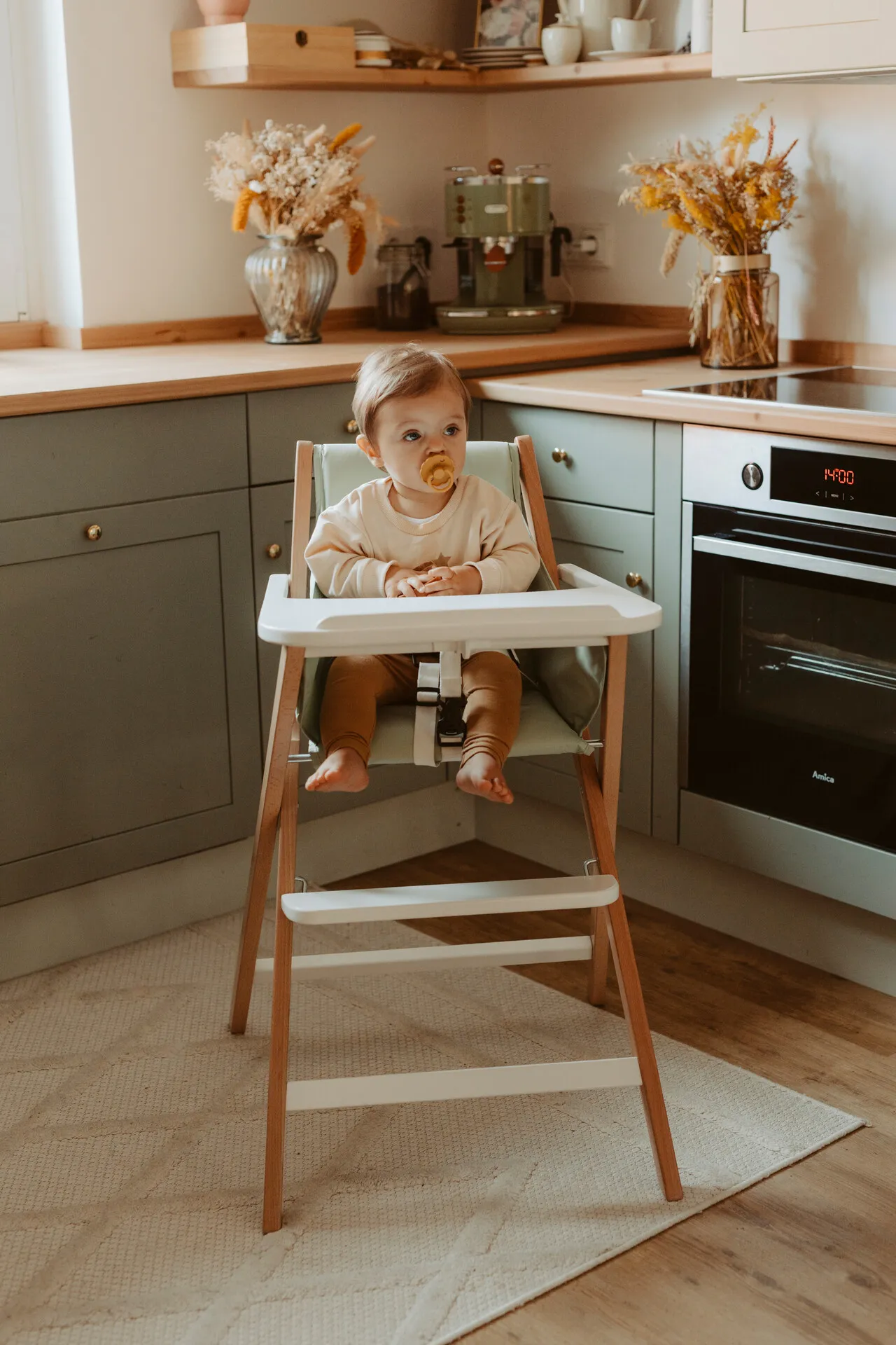 Traveller foldable highchair