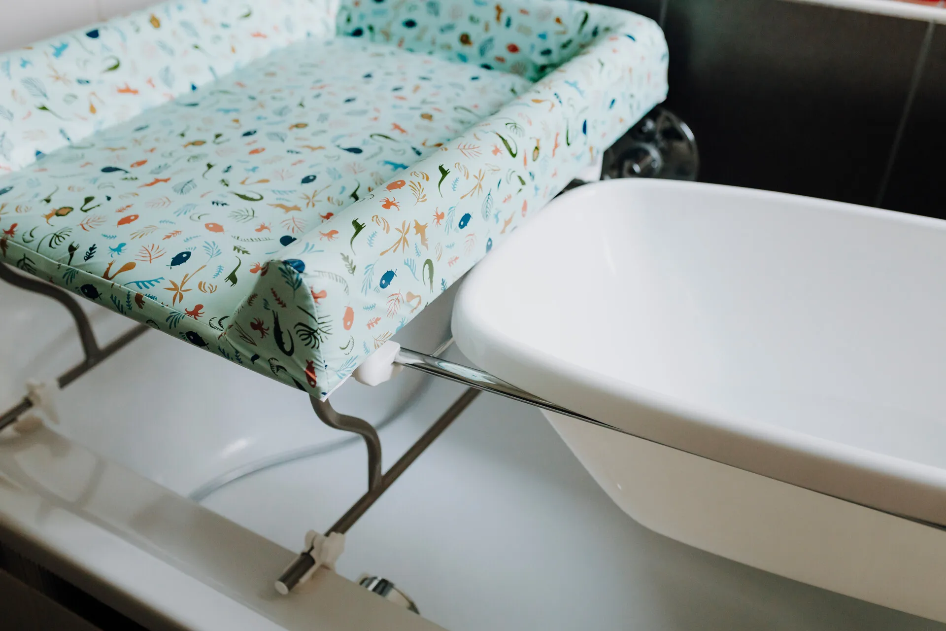 Varix combined bath and changing table solution