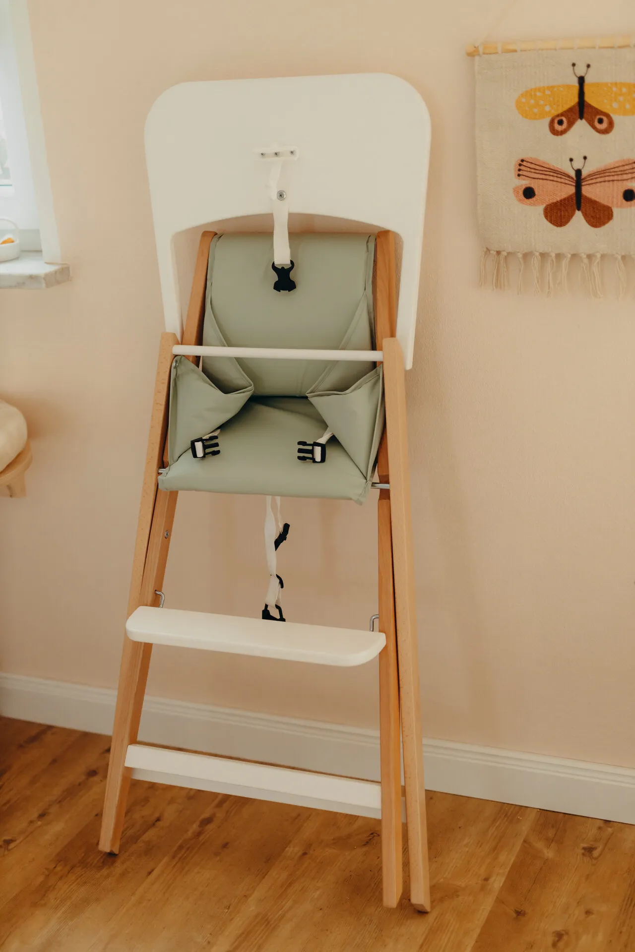 Traveller foldable highchair